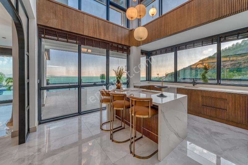 Alanya Tepe Mah. Lüks Eşyalı Deniz Doğa Ve Kale Manzaralı Villa - Görsel 22