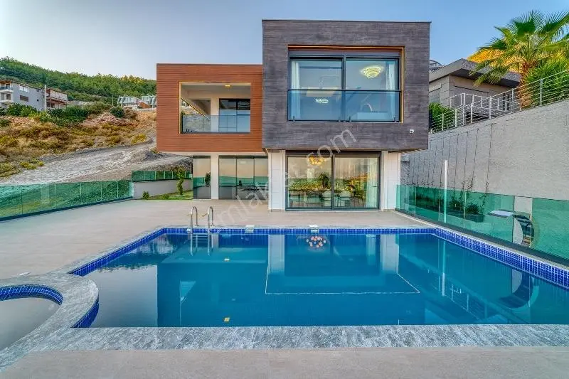 Alanya Tepe Mah. Lüks Eşyalı Deniz Doğa Ve Kale Manzaralı Villa - Görsel 10