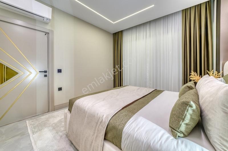 Alanya Tepe Mah. Lüks Eşyalı Deniz Doğa Ve Kale Manzaralı Villa - Görsel 15