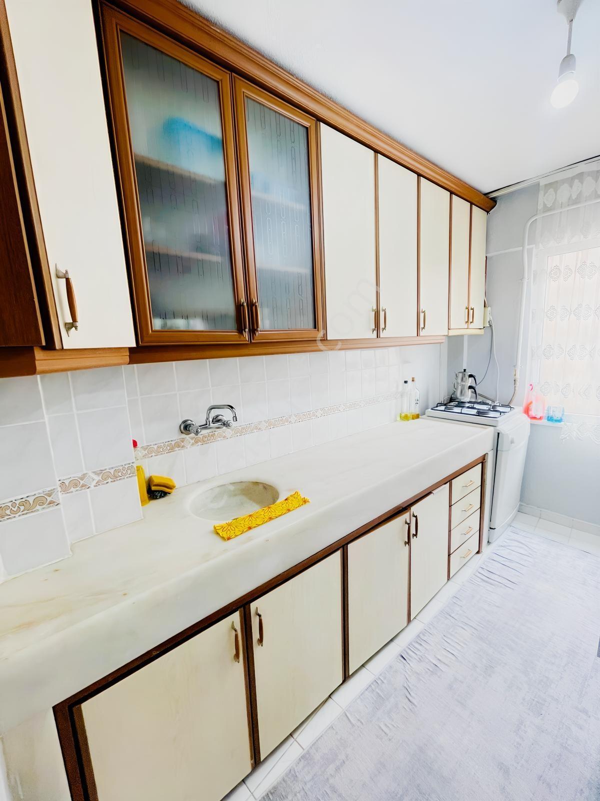 Özkan'dan C.tesi Pazarı Sahile 200 Mt Bakımlı 2+1 Satılık Daire - Görsel 9