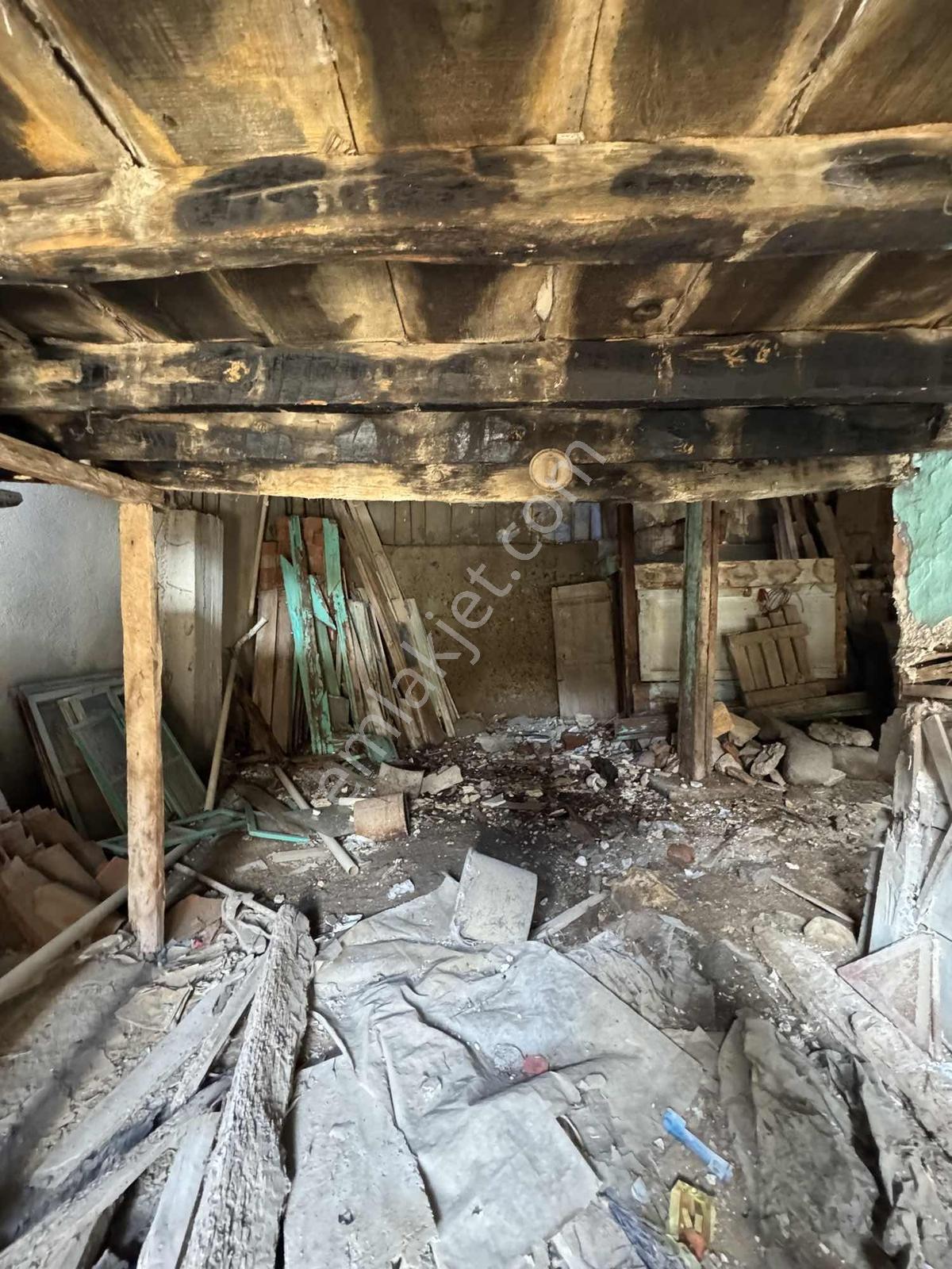 Ayvalık Merkez 13 Nisan Caddesinde Satılık Müstakil Ev - Görsel 8