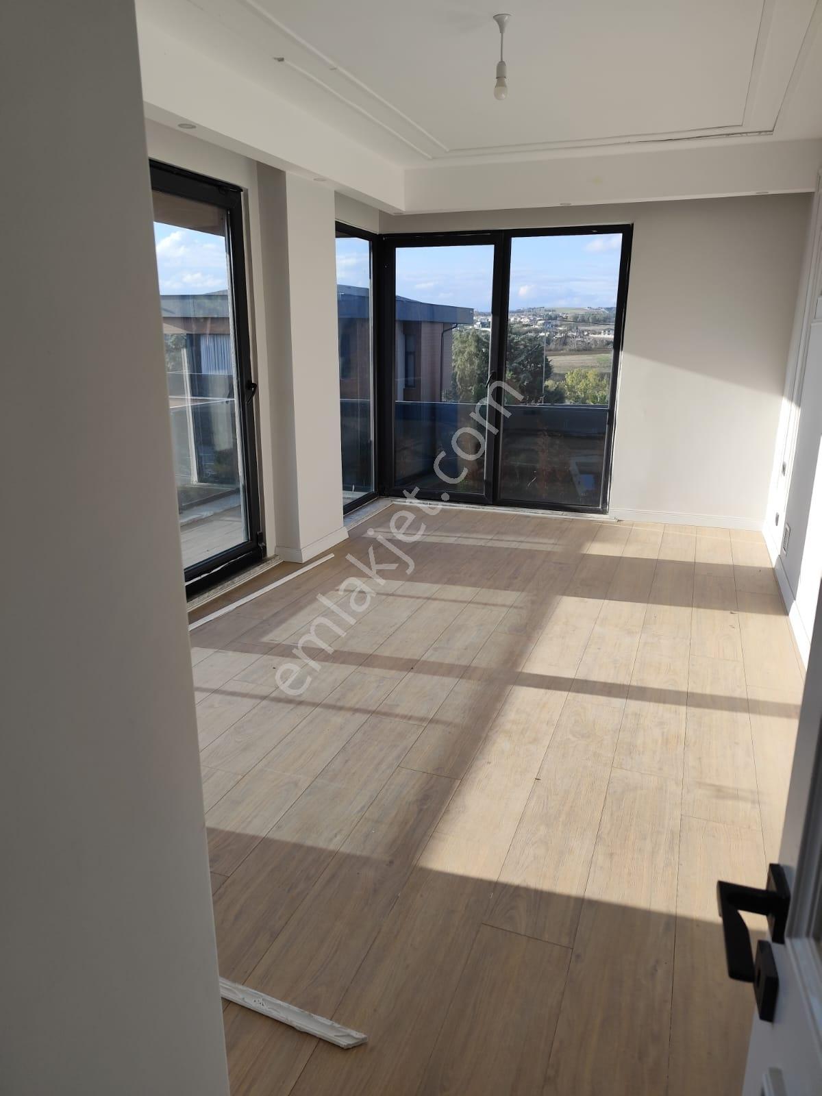 Silivri Ortaköyde Kiralık Müstakil Havuzlu 5+1 Bahçeli Villa - Görsel 19