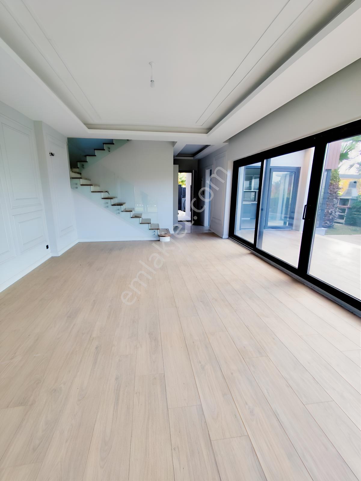 Silivri Ortaköyde Kiralık Müstakil Havuzlu 5+1 Bahçeli Villa - Görsel 7