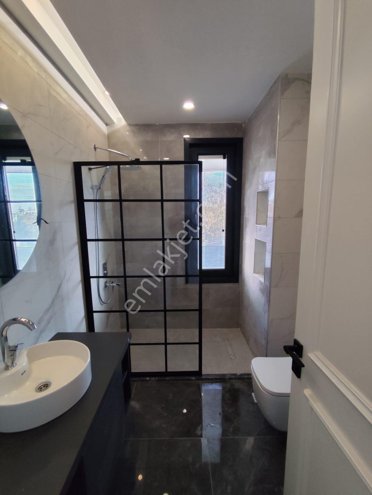 Silivri Ortaköyde Kiralık Müstakil Havuzlu 5+1 Bahçeli Villa - Görsel 9