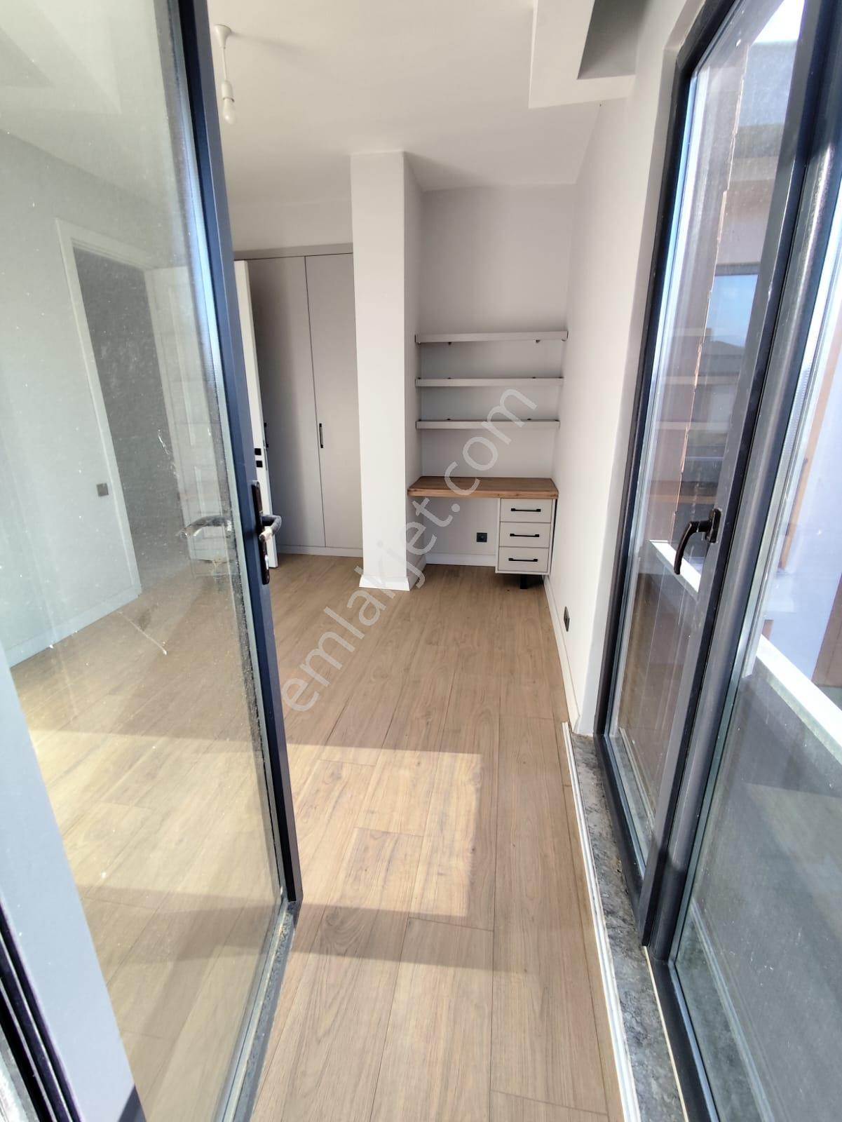Silivri Ortaköyde Kiralık Müstakil Havuzlu 5+1 Bahçeli Villa - Görsel 27