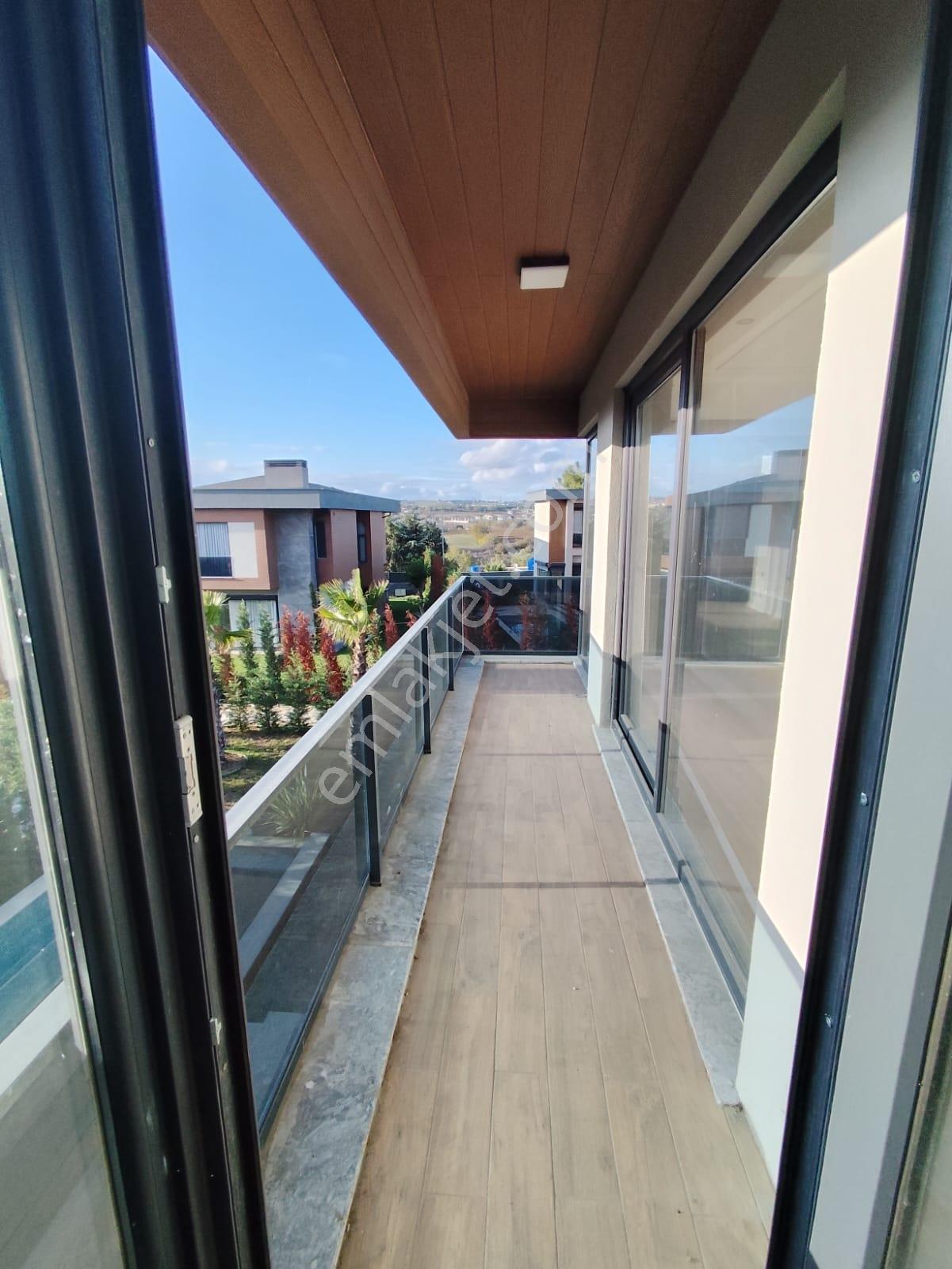Silivri Ortaköyde Kiralık Müstakil Havuzlu 5+1 Bahçeli Villa - Görsel 24