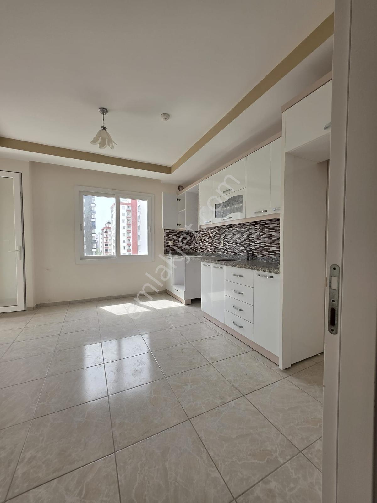 Mersin Erdemli Koyuncuda Bagımsız Mutfak Daire Kiralık