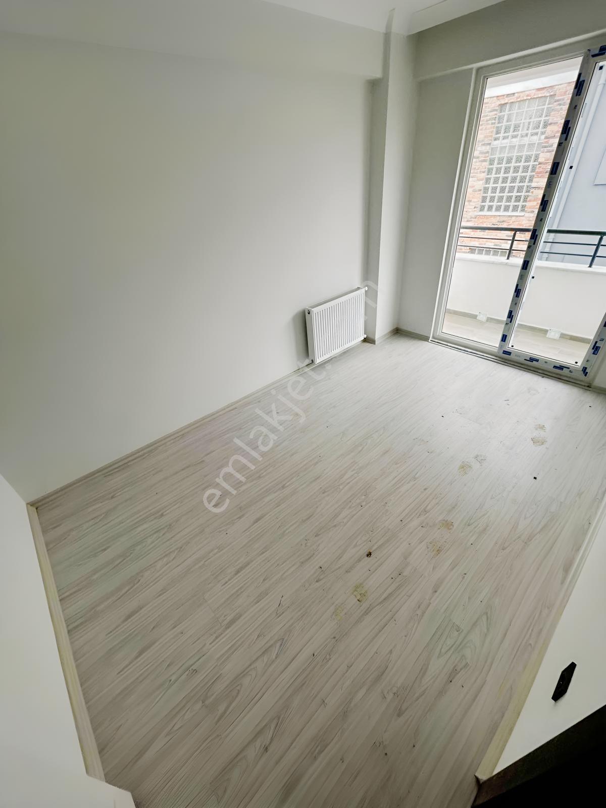 Prestij Emlaktan Mithatpaşa Mahallesinde 1+1 Kiralık Daire - Görsel 4
