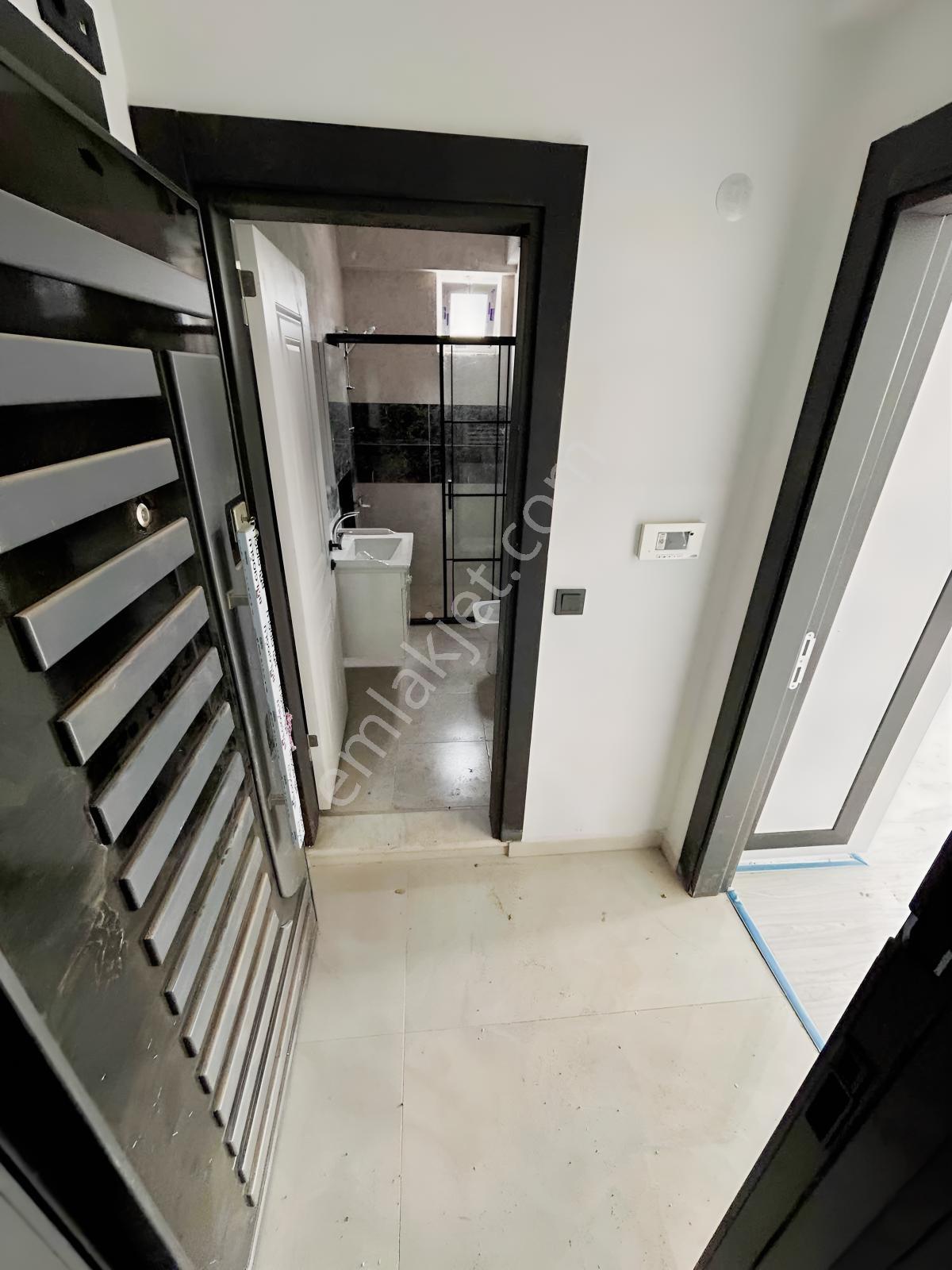 Prestij Emlaktan Mithatpaşa Mahallesinde 1+1 Kiralık Daire - Görsel 12