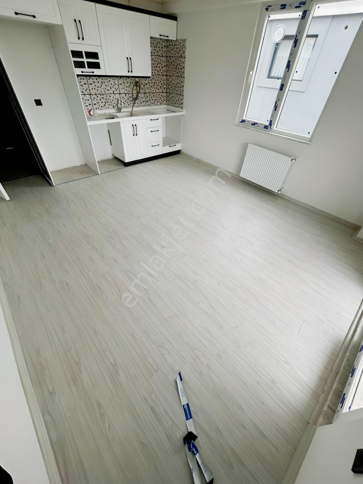 Prestij Emlaktan Mithatpaşa Mahallesinde 1+1 Kiralık Daire - Görsel 6