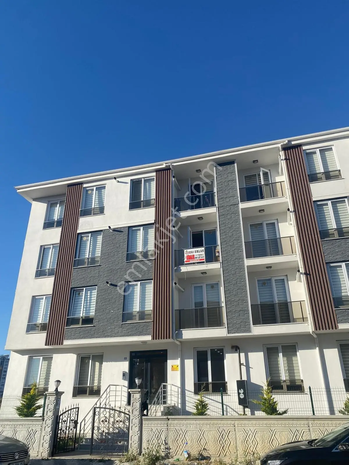 Afyon Özsu Emlak'tan Uydukent Te Eşyalı Kiralık 1+1 Daire