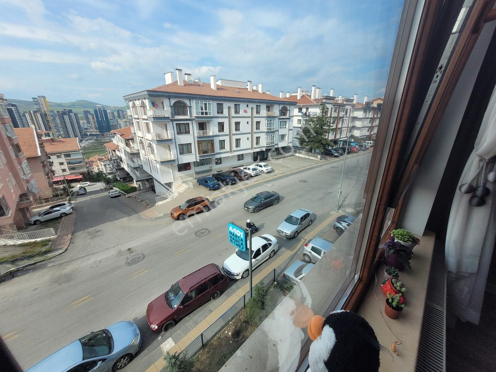 Ahiler'den Yayla Mahallesinde 1.katta Asansörlü Yapılı Daire