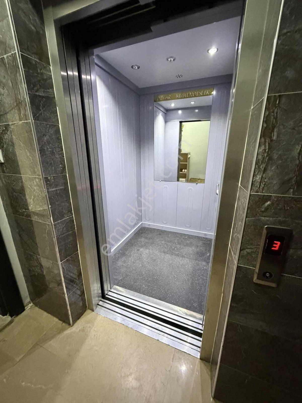 Arnavutköy Merkez Avlu Avm'ye Komşu Kiralık Dubleks 4 + 2 - Görsel 3