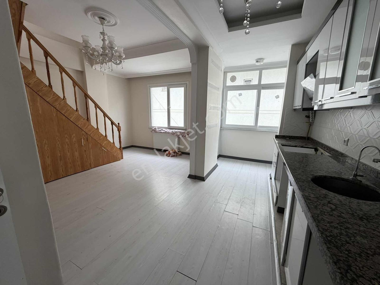 Arnavutköy Merkez Avlu Avm'ye Komşu Kiralık Dubleks 4 + 2 - Görsel 7