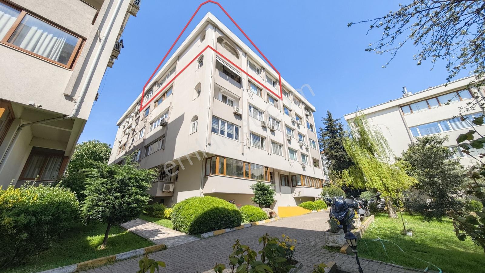 Altunizade Sitesinde Metro, Metrobüse Yakın Manzaralı Mobilyalı - Görsel 14