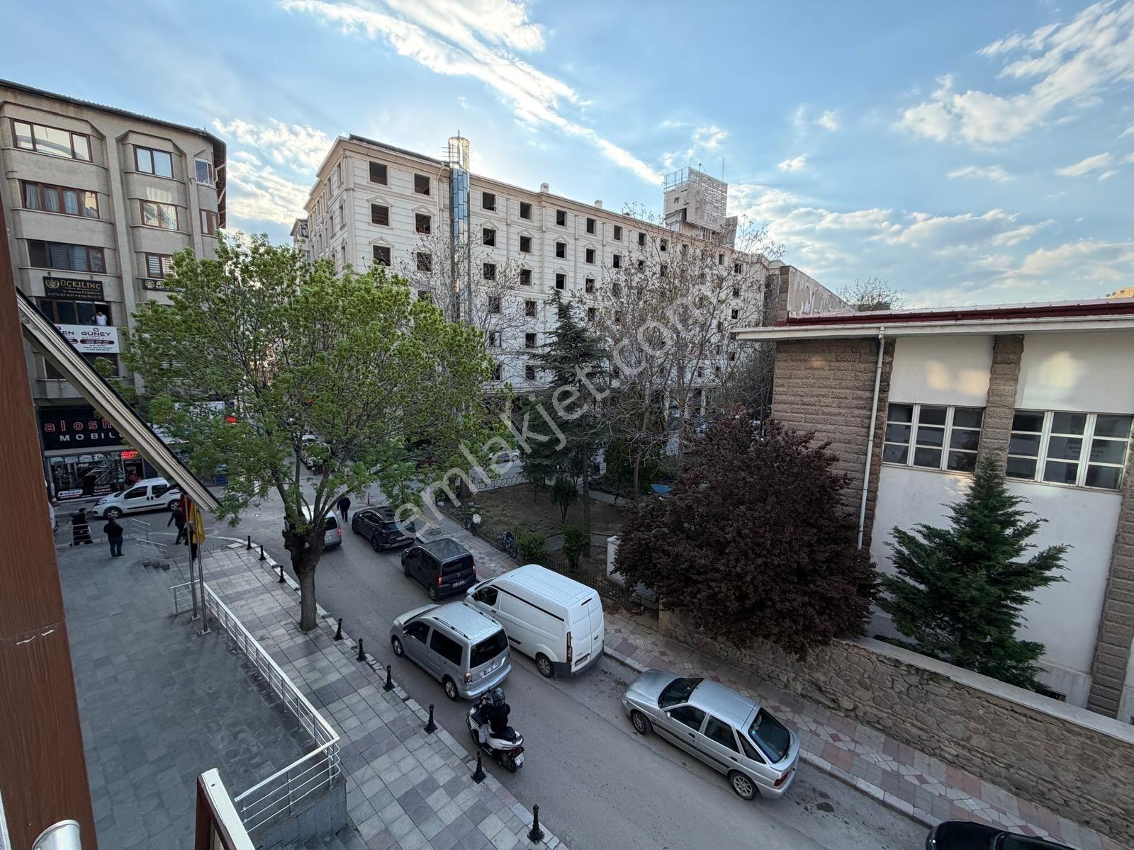 Afyon Lisesi Arkasi Vakıfbank Uzeri Kiralik Ofis - Görsel 8