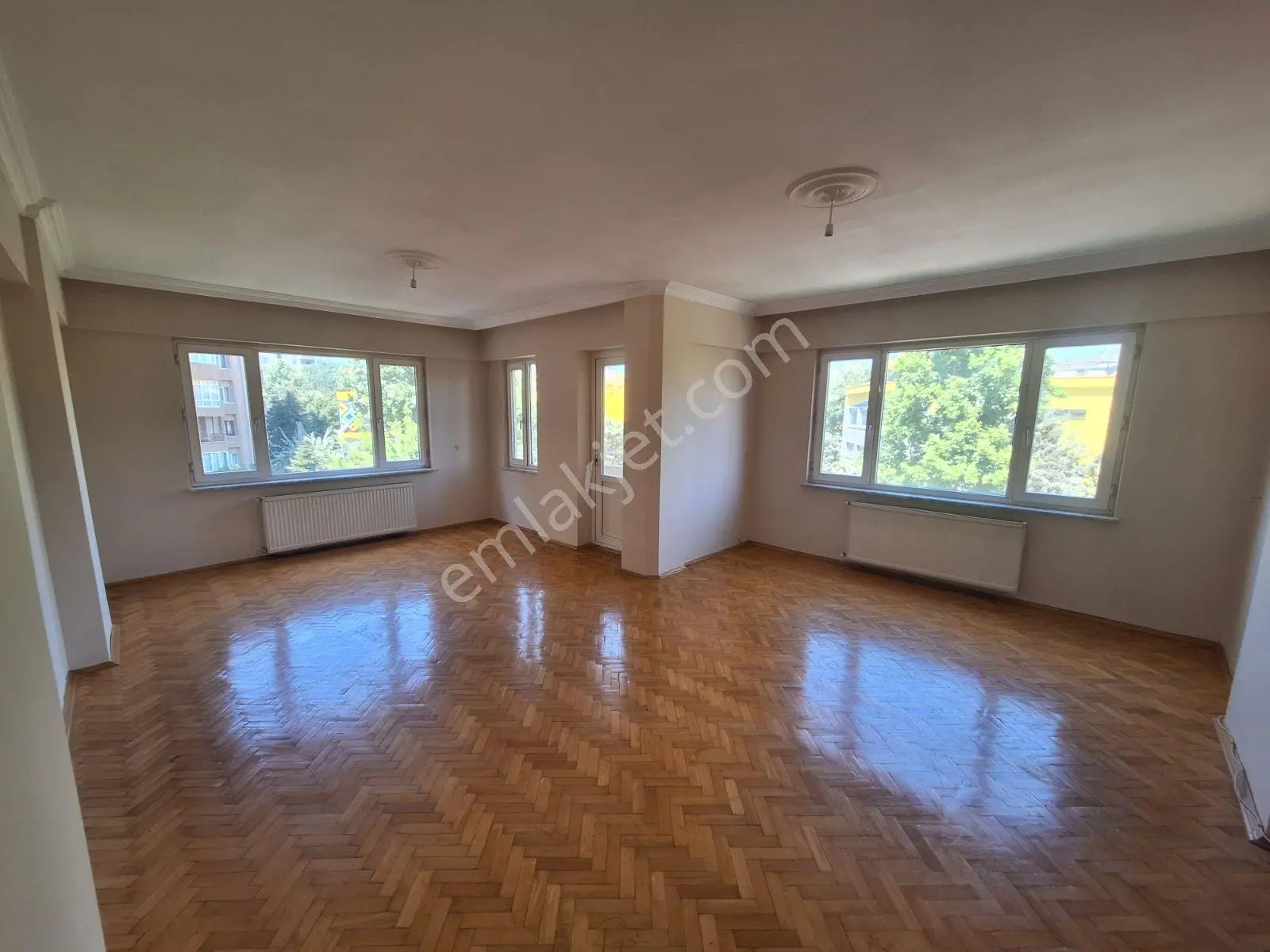 Esen'den Metroya Yakın Site İçi Arakat Kiralık Daire