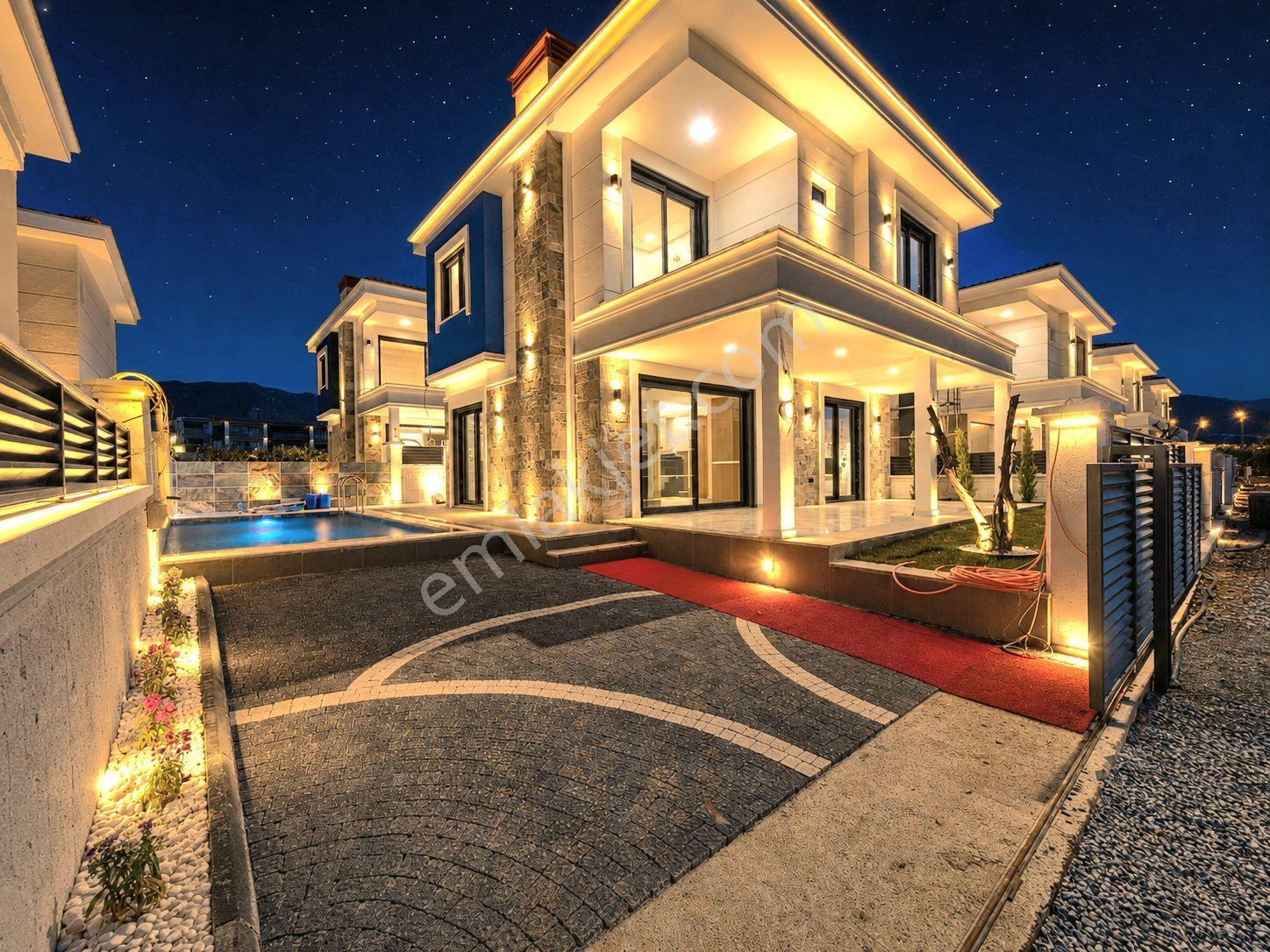 Kuşadası Davutlar Satılık Mandalin Bahçeleri Arasında Villalar