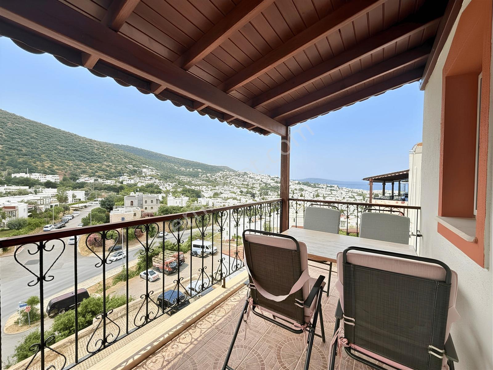 Bodrum Umurca Deniz Manzaralı Geniş Balkonlu Satılık 2+1 Daire - Görsel 2