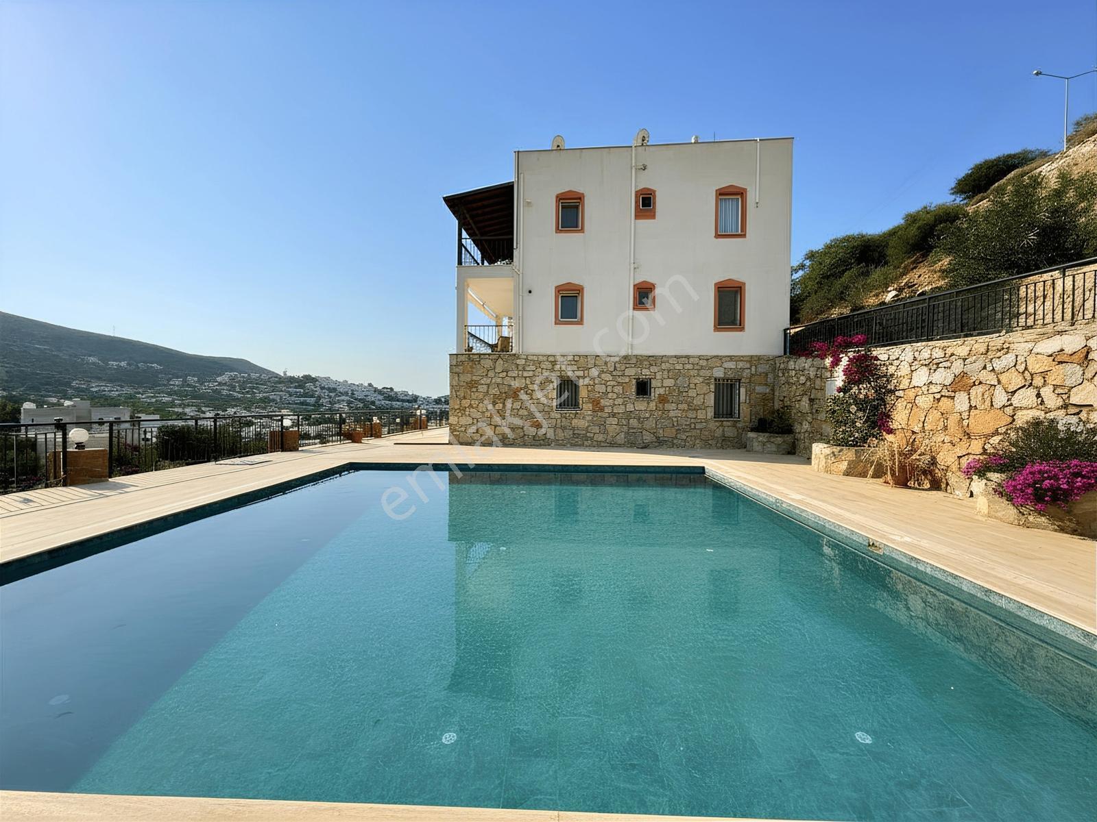 Bodrum Umurca Deniz Manzaralı Geniş Balkonlu Satılık 2+1 Daire - Görsel 31