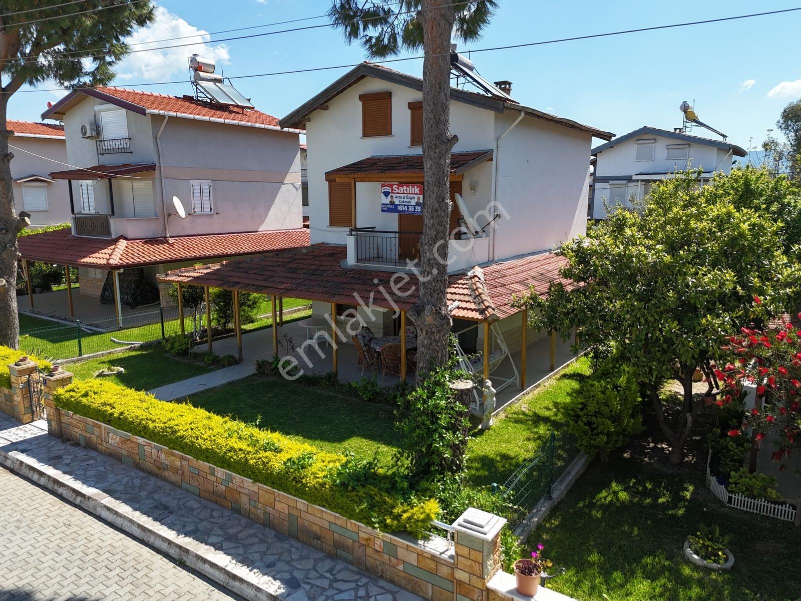 Davutlar Köyüm Sitesi, Denize Çok Yakın 5+1 Tek Müstakil Villa - Görsel 34