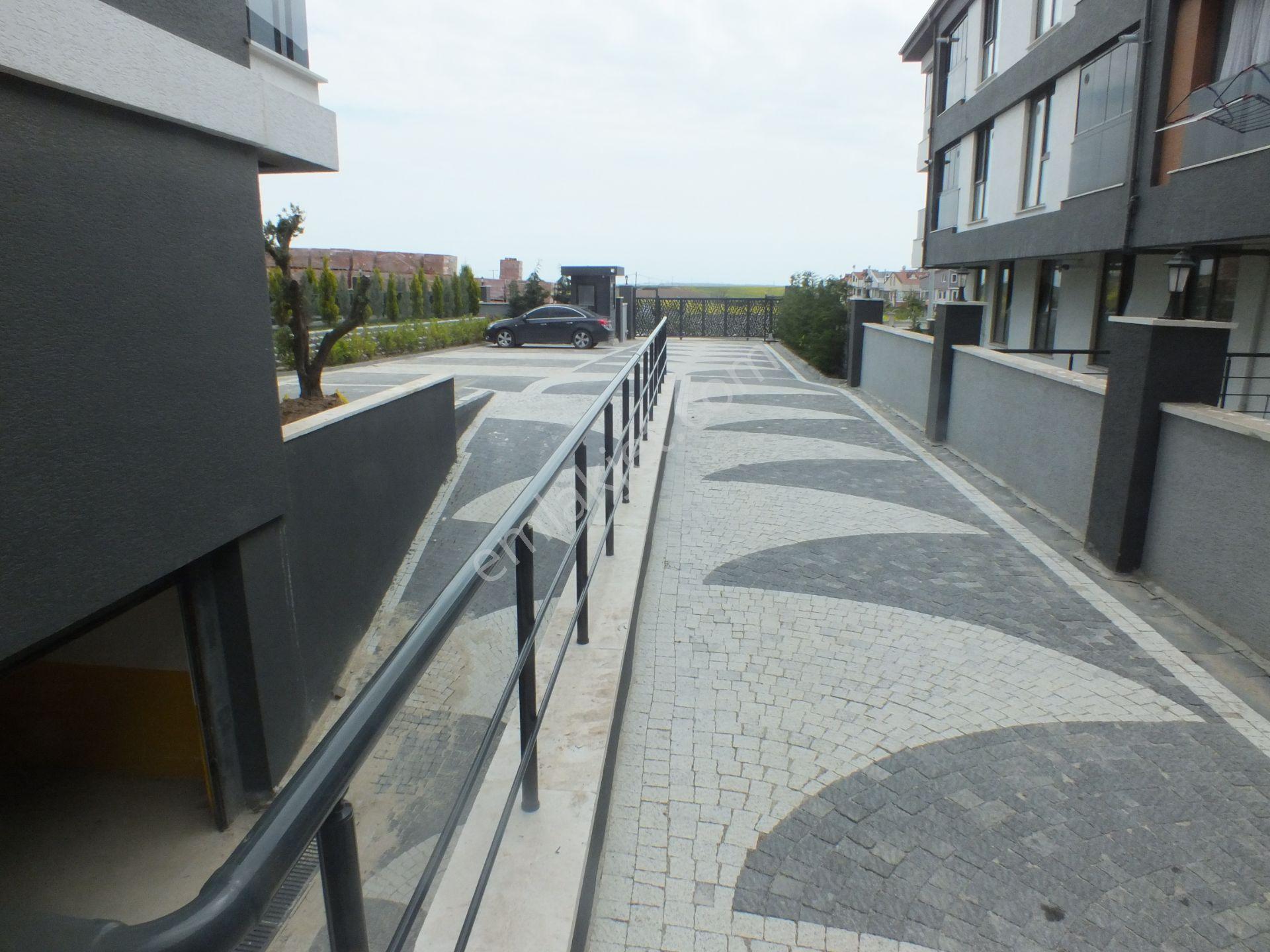Çorlu Çorlu Kervancı Koru Sitesi’nde Havuz Cepheli, Açık Ve Kapalı Otoparklı ,lüks Ve Modern Yaşam! - Görsel 19