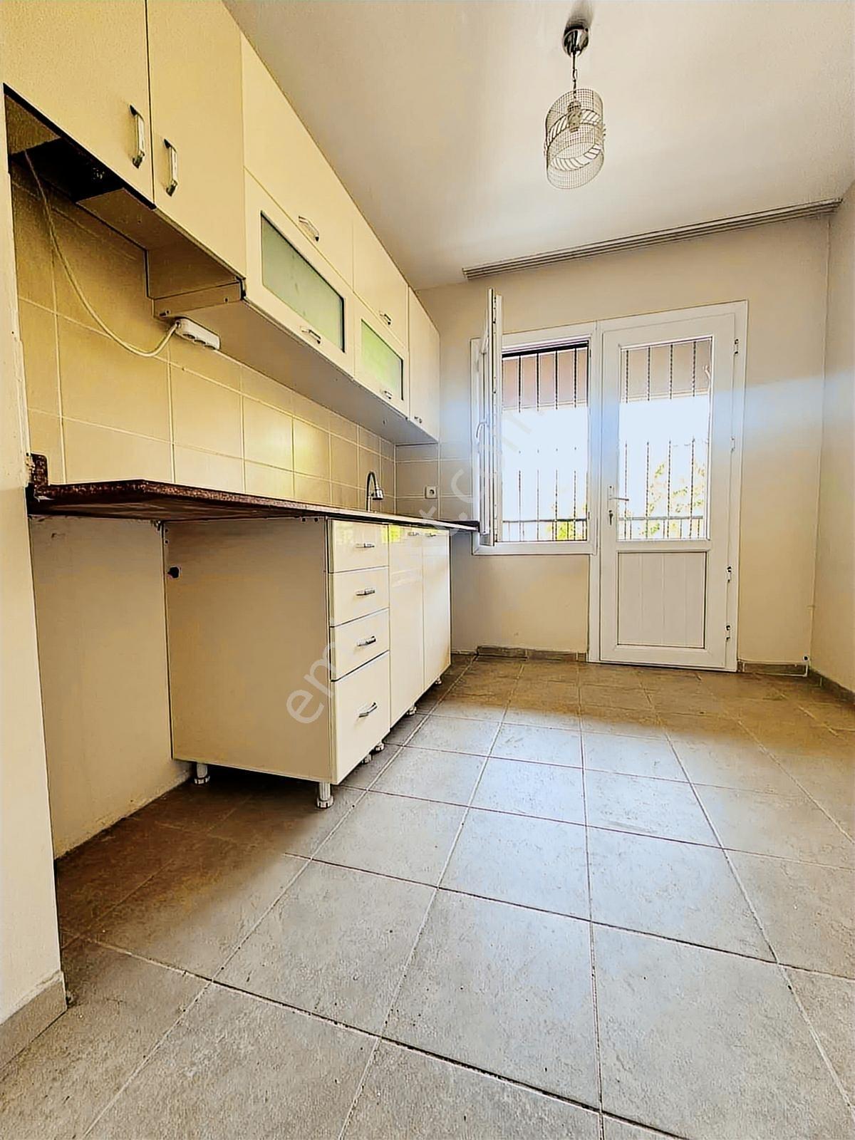 Karabağlar'da 2+1 90 M2 Geniş Site İçi Kiralık Daire - Görsel 10