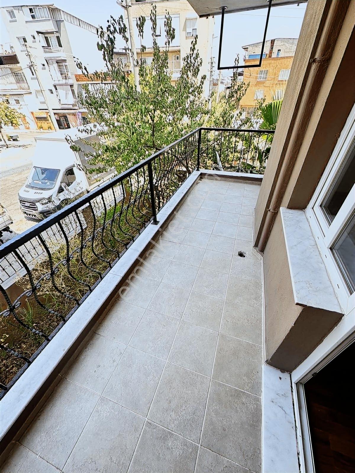 Karabağlar'da 2+1 90 M2 Geniş Site İçi Kiralık Daire - Görsel 35