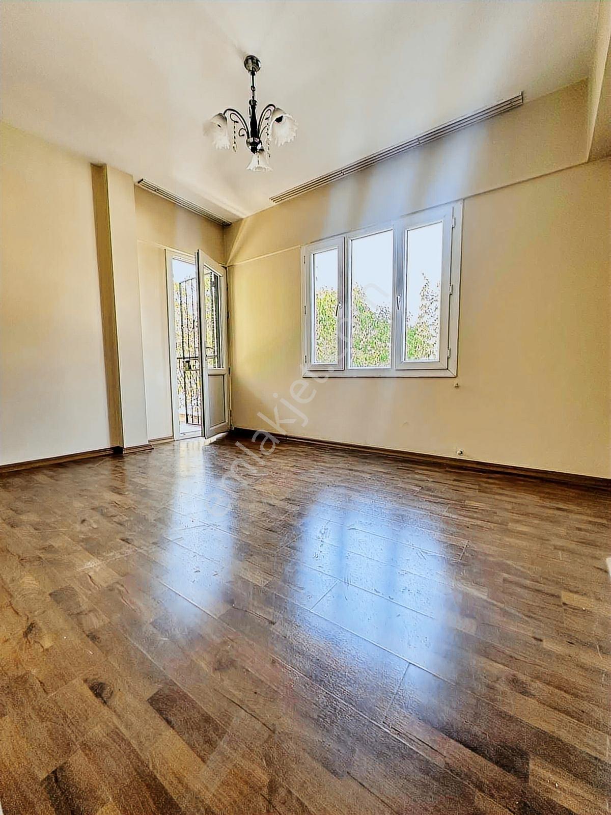 Karabağlar'da 2+1 90 M2 Geniş Site İçi Kiralık Daire - Görsel 6