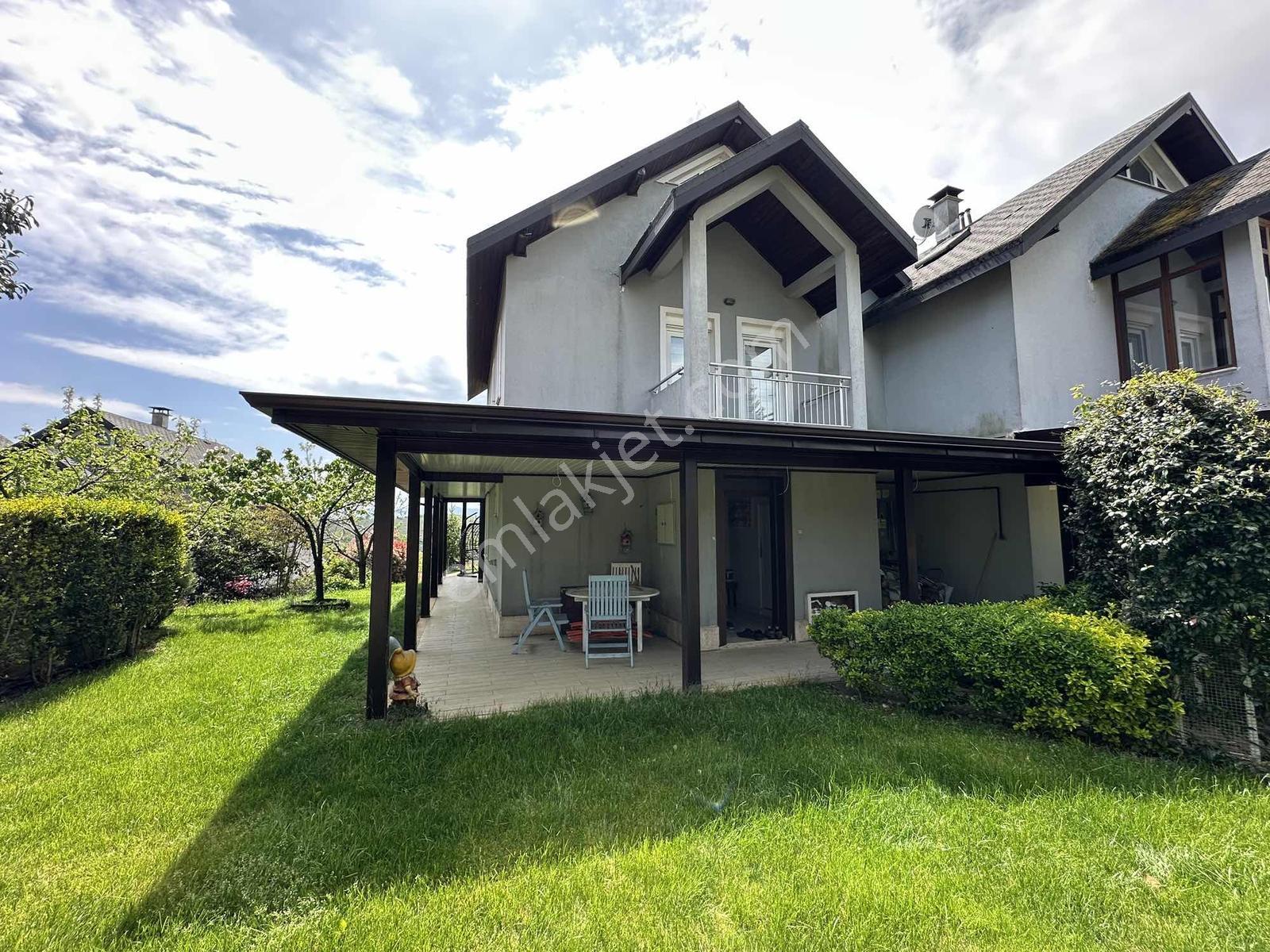 Tarcanlar'dan Atakent Sitesinde Özel Mimarisiyle Satılık Villa - Görsel 12