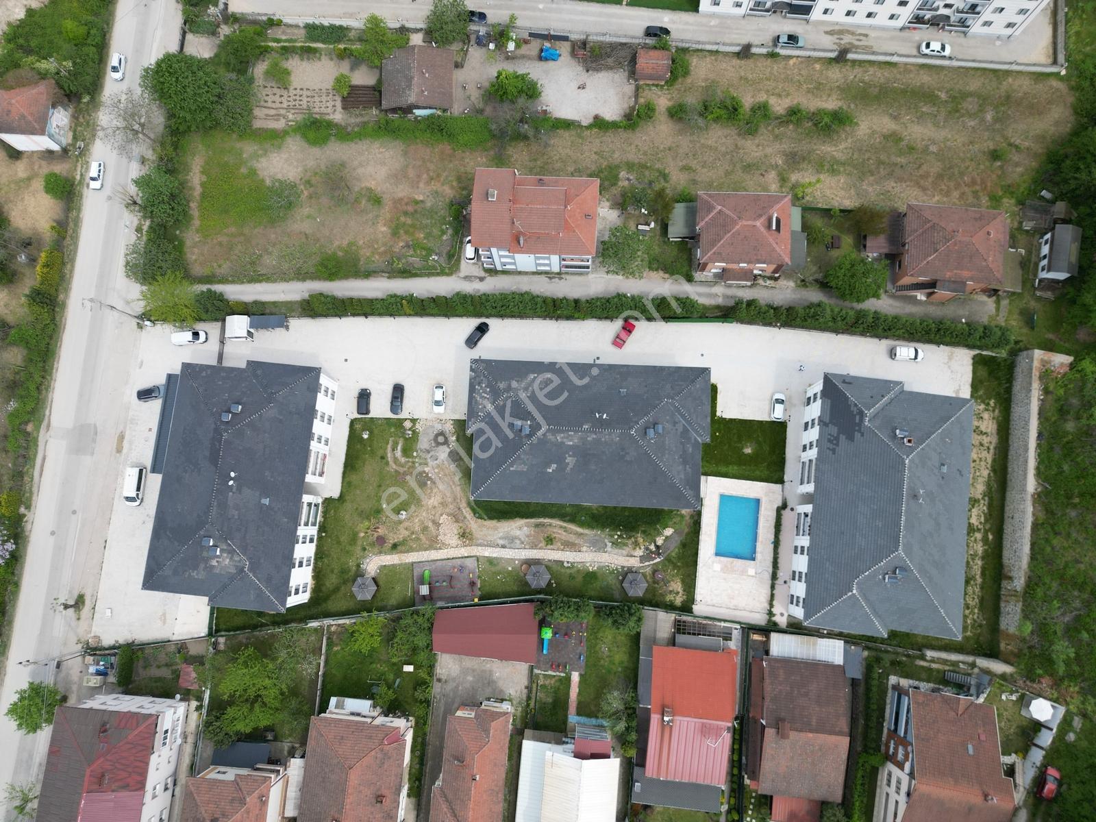 Turyaptan Sapanca Ünlüce Havuzlu Sitede Ayrı Mutfaklı 3+1 Daire - Görsel 4