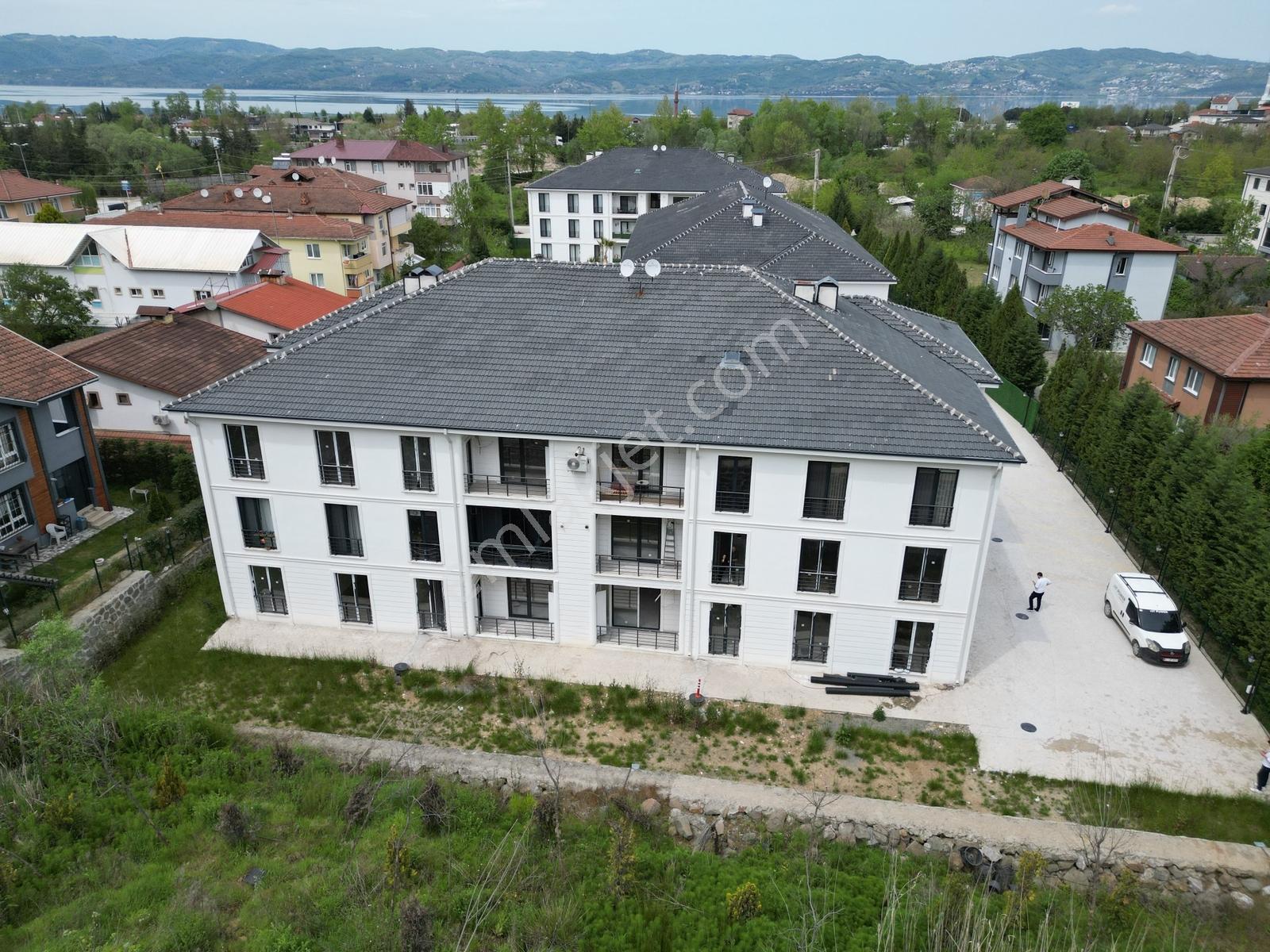 Turyaptan Sapanca Ünlüce Havuzlu Sitede Ayrı Mutfaklı 3+1 Daire - Görsel 21