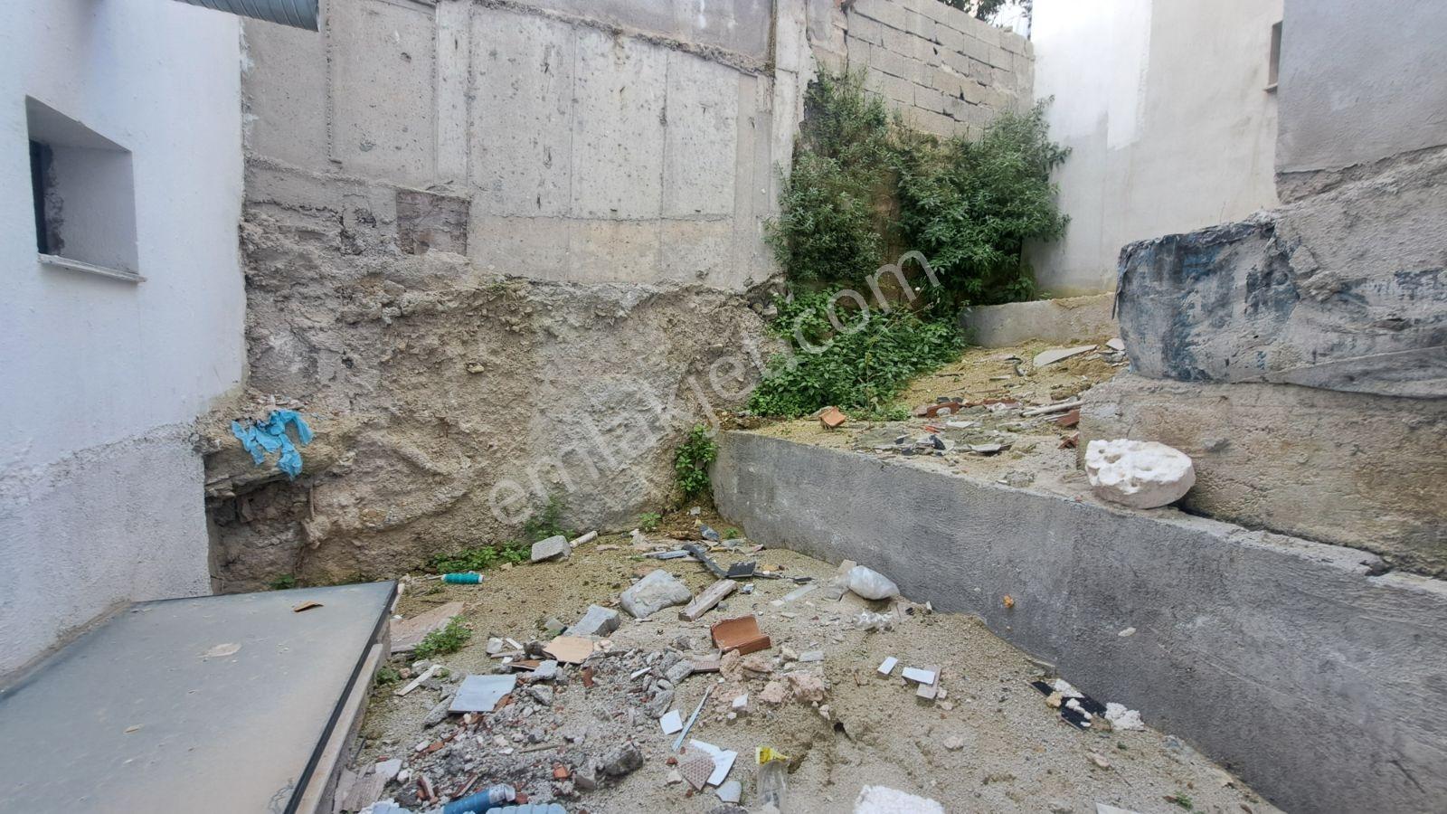 Kuşadası İşlek Cadde De Satılık Yola Sıfır Dükkan - Görsel 6