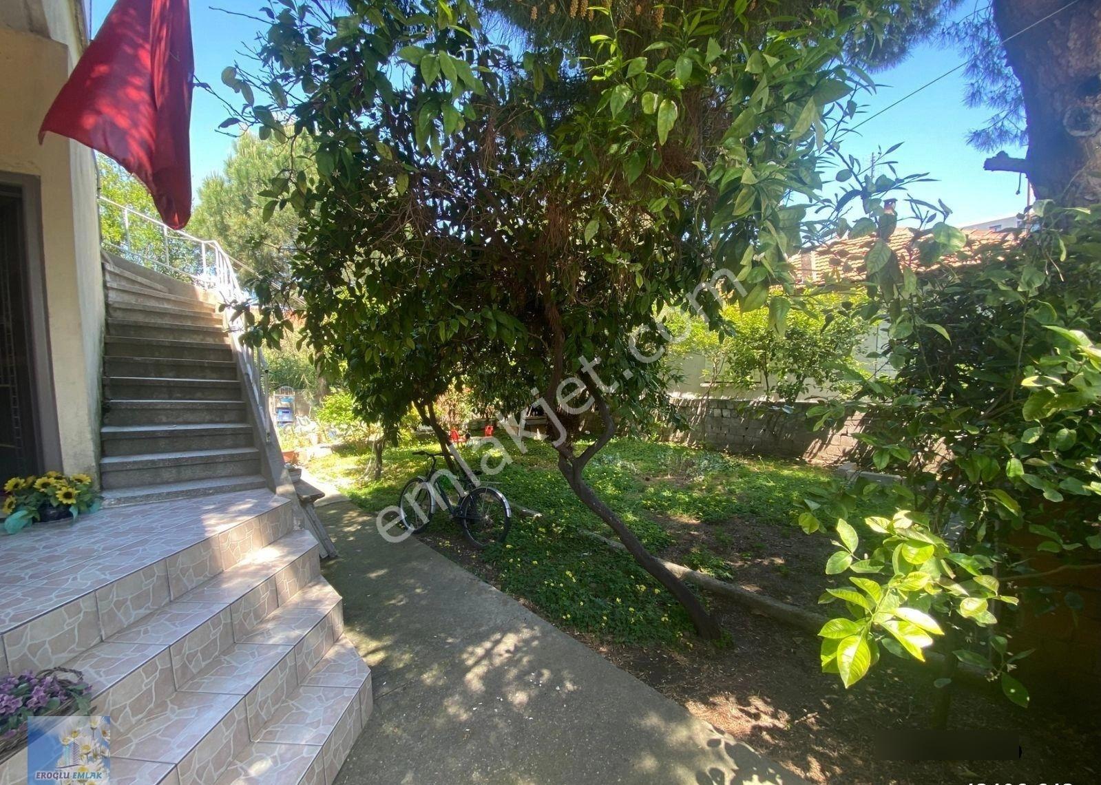 Ataşehir De Merkezi Konumda Kapalı Mutfaklı Balkonlu 1+1 Kiralik Dire