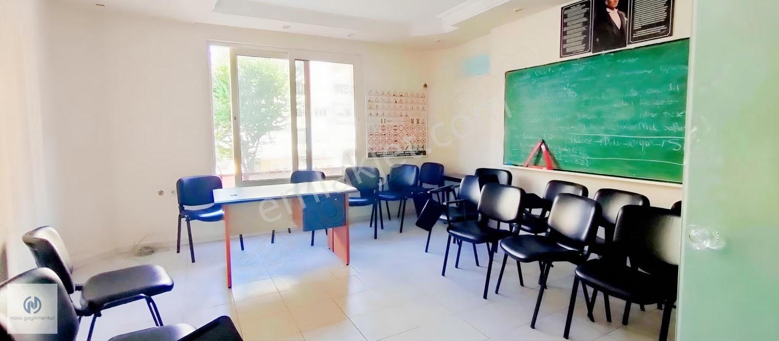**nova**gmk Bulvarı Üzeri Palmiye Mah. Satılık 200 M² Ofis