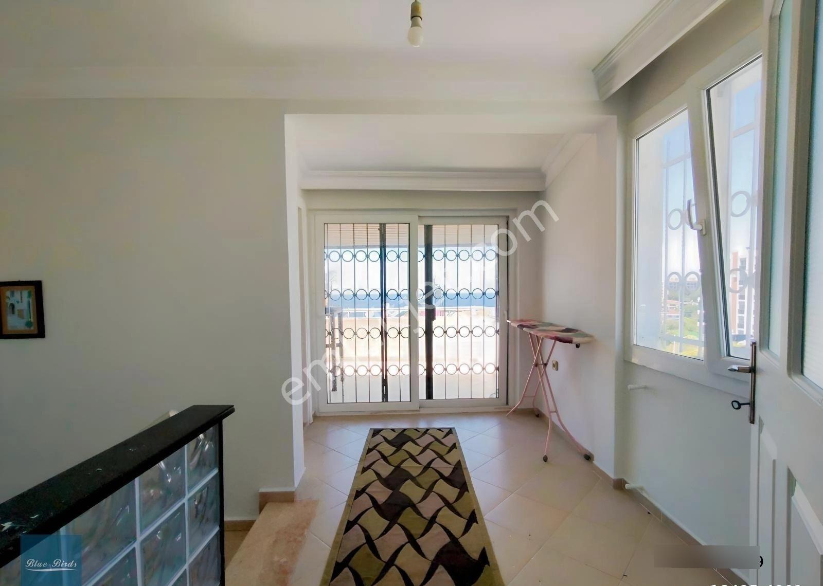 Kadınlar Denizi'nde Merkezi Lokasyonda Eşyalı Kiralık Villa - Görsel 2