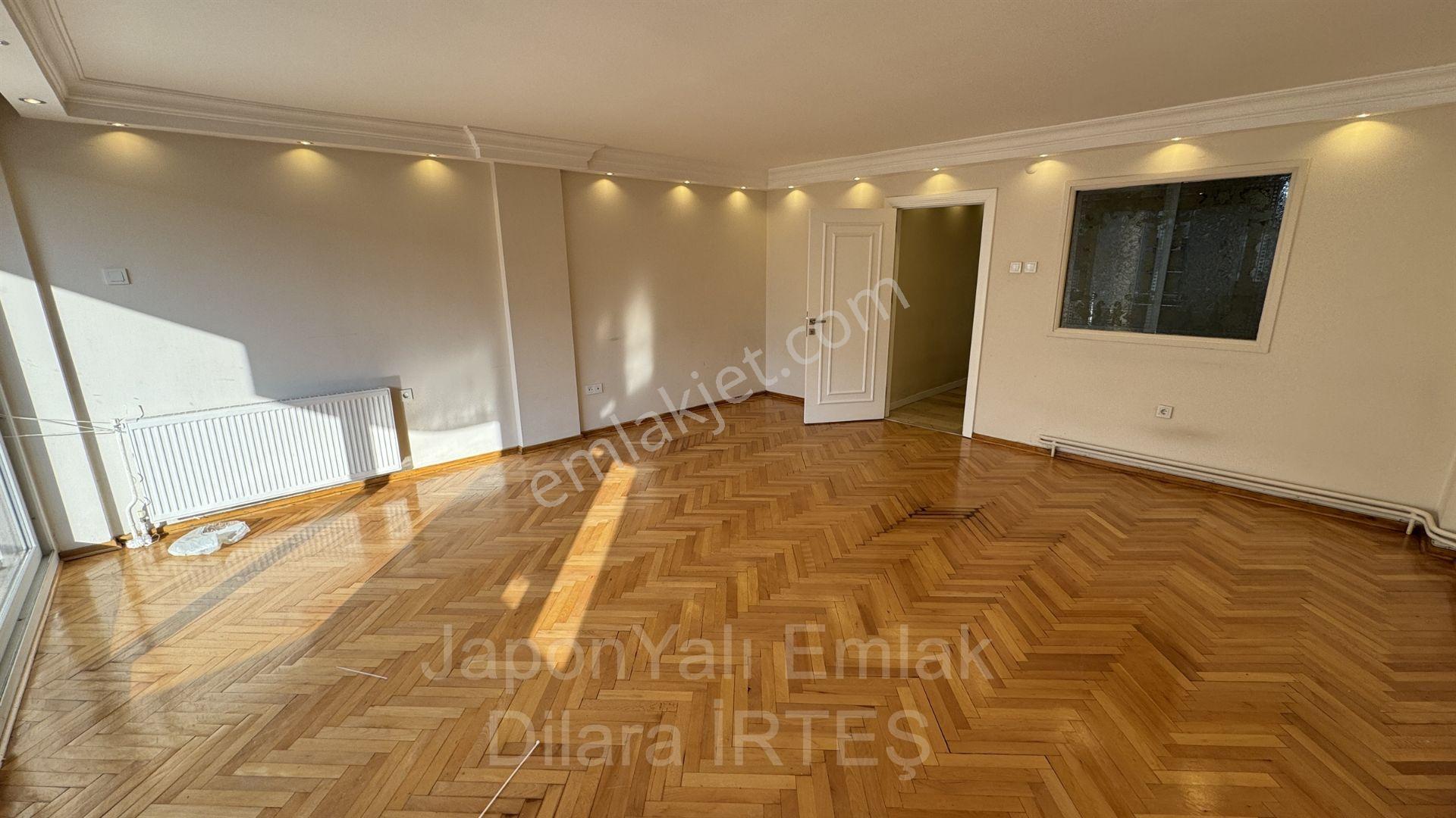 Göztepe Mithatpaşa Caddesinde Asansörlü, Tadilatlı Satılık Daire - Görsel 7