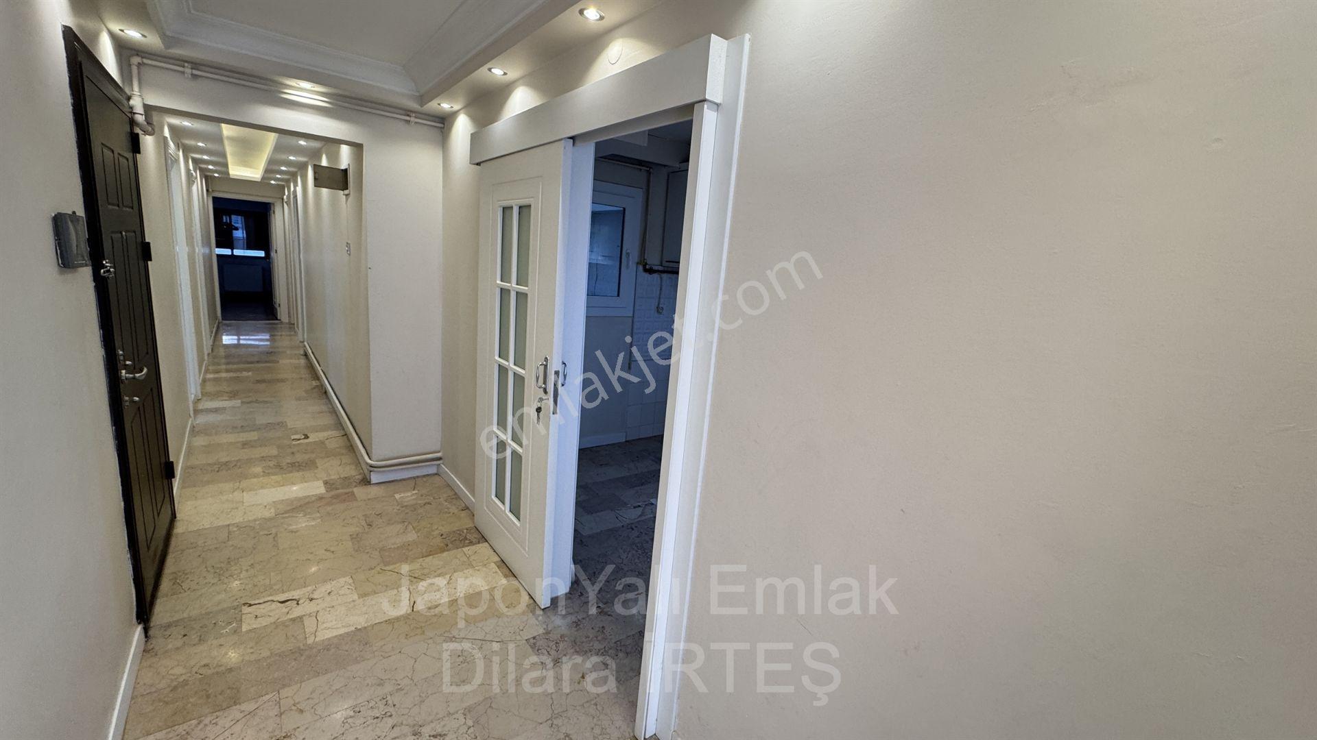 Göztepe Mithatpaşa Caddesinde Asansörlü, Tadilatlı Satılık Daire - Görsel 9