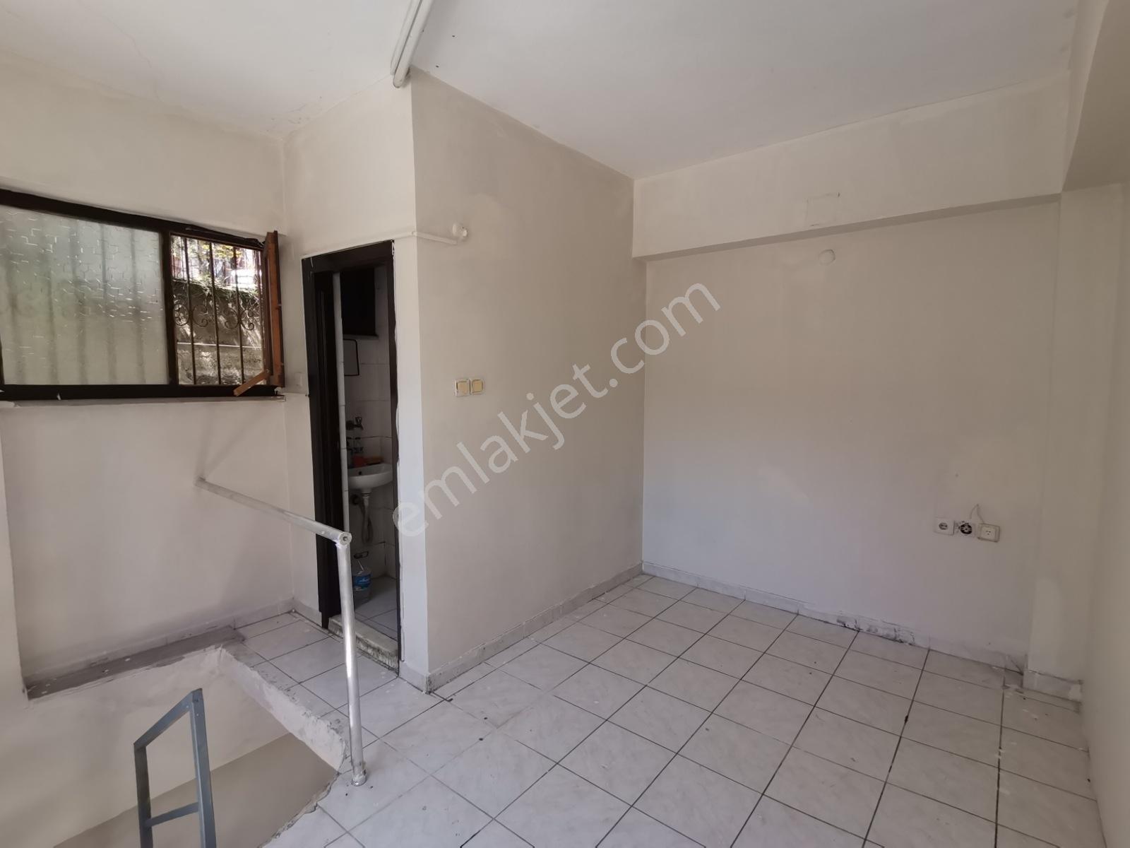 Söğütlü Mah. Kiralık Depolu Galeri Katlı Dükkan 135 Metrekare - Görsel 25