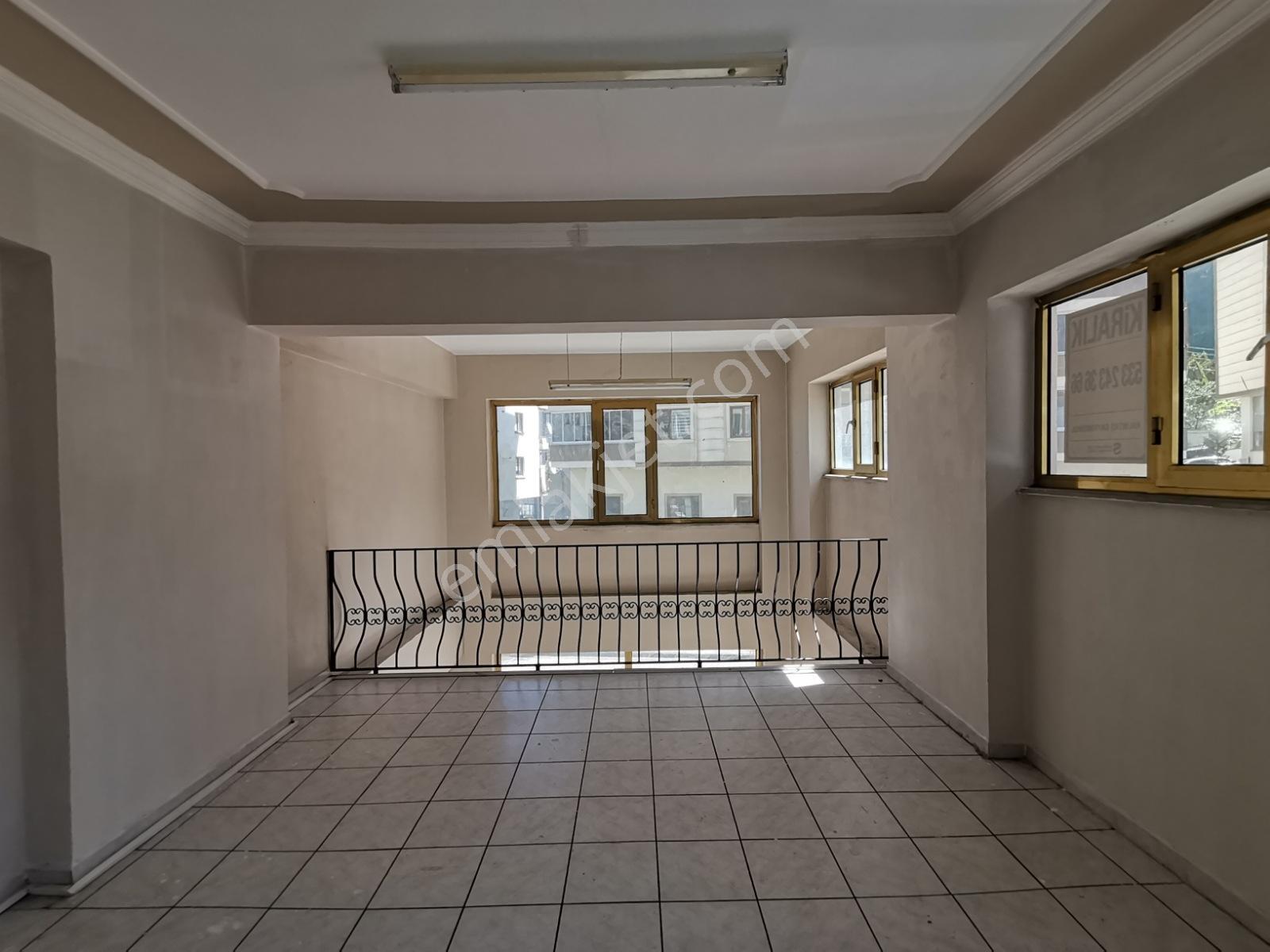 Söğütlü Mah. Kiralık Depolu Galeri Katlı Dükkan 135 Metrekare - Görsel 10