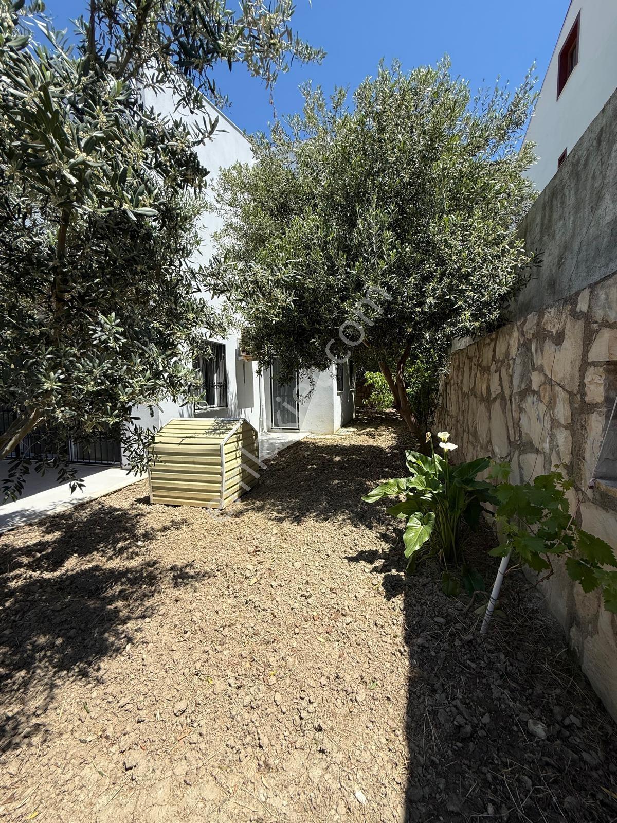 Kadınlar Denizinde 5+1 Ful Deniz Manzaralı Müstakl Bahçeli Villa - Görsel 12