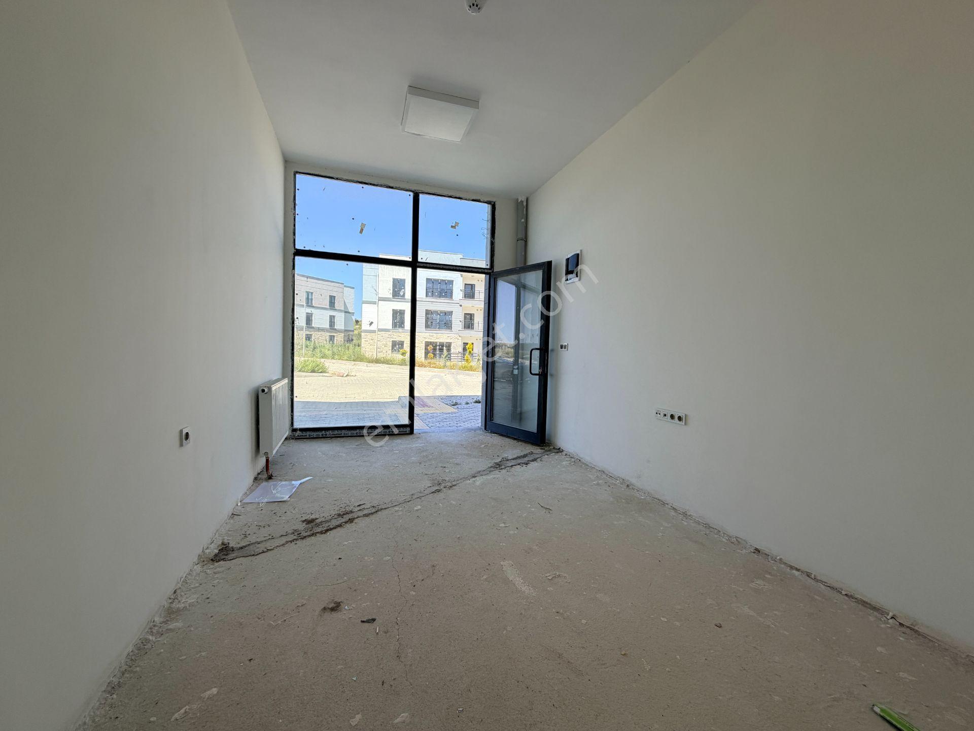 Seferihisar Toki Önü Açık Çift Bölmeli Kiralık Sıfır Köşe Dükkan - Görsel 10