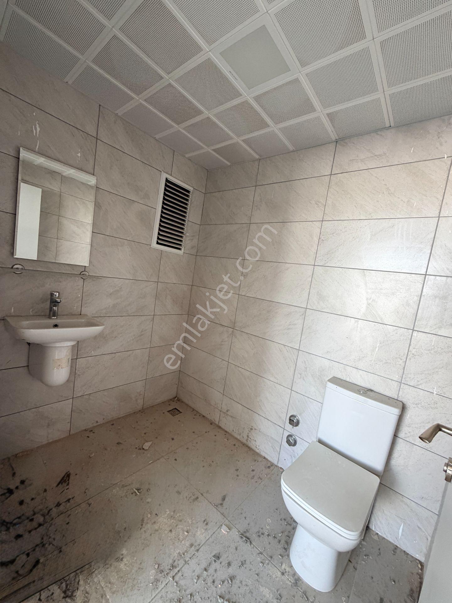 Seferihisar Toki Önü Açık Çift Bölmeli Kiralık Sıfır Köşe Dükkan - Görsel 20