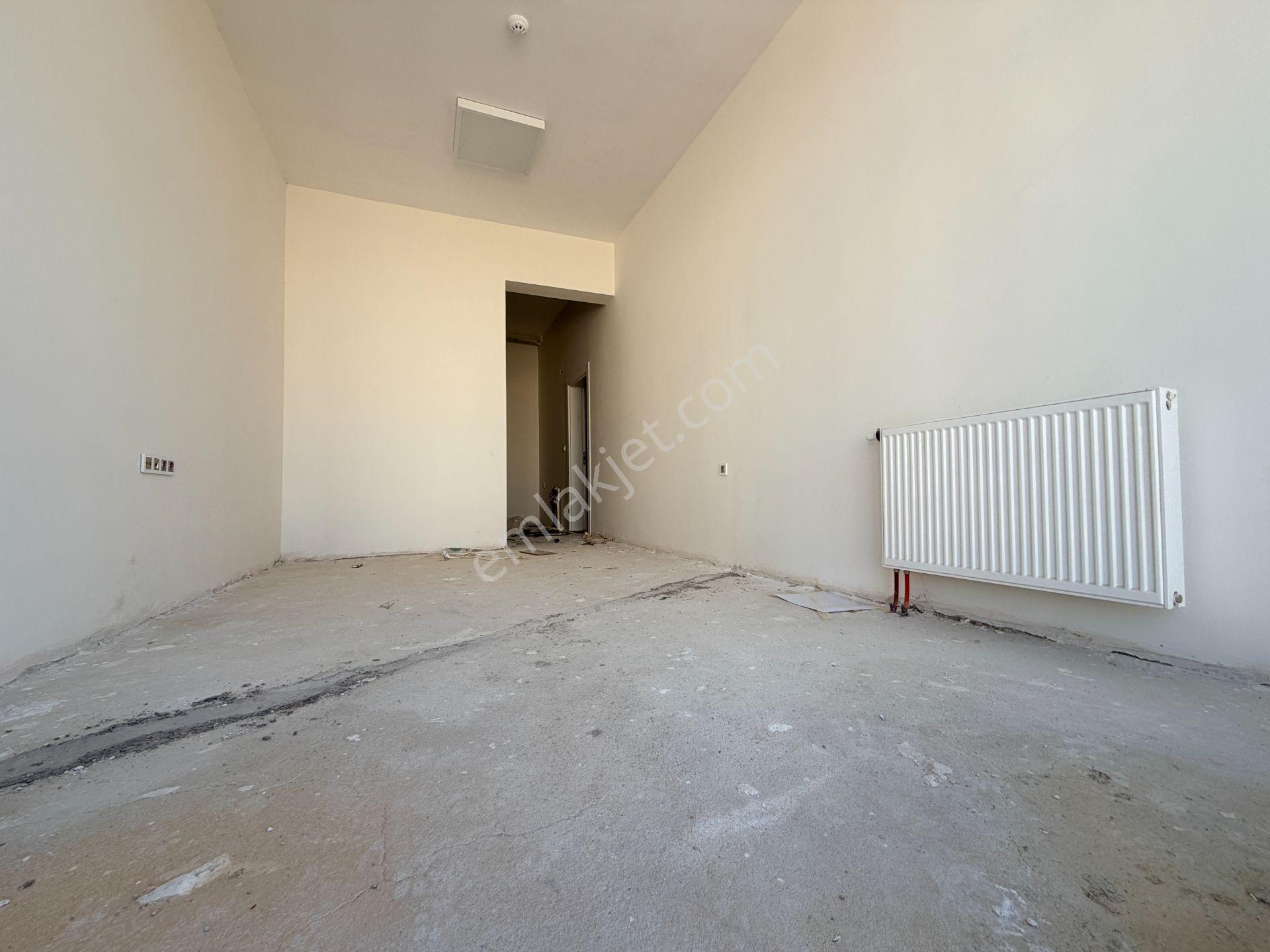 Seferihisar Toki Önü Açık Çift Bölmeli Kiralık Sıfır Köşe Dükkan - Görsel 11