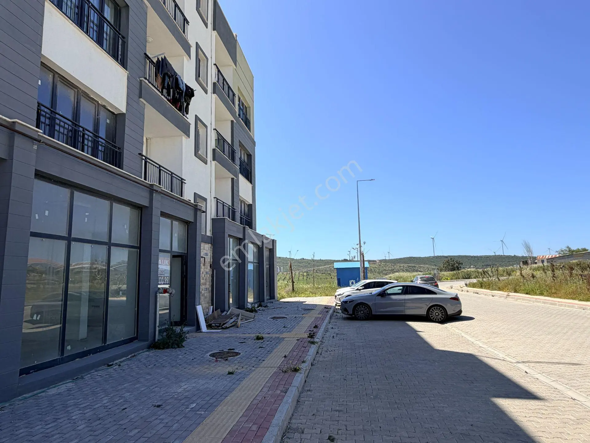 Seferihisar Toki'de Ana Yol Üzerinde Çift Bölmeli Kiralık Dükkan - Görsel 5