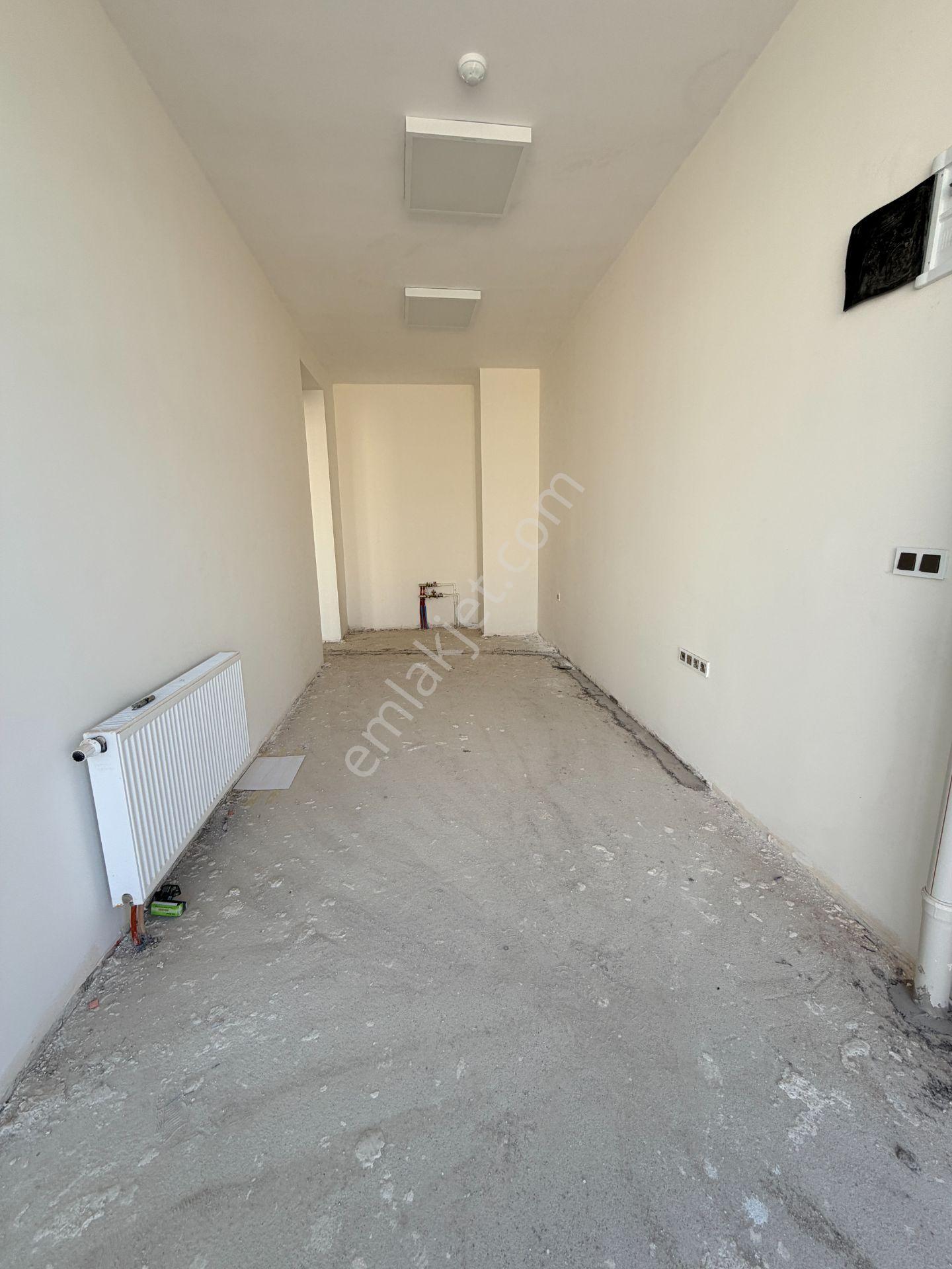 Seferihisar Toki'de Ana Yol Üzerinde Çift Bölmeli Kiralık Dükkan - Görsel 18