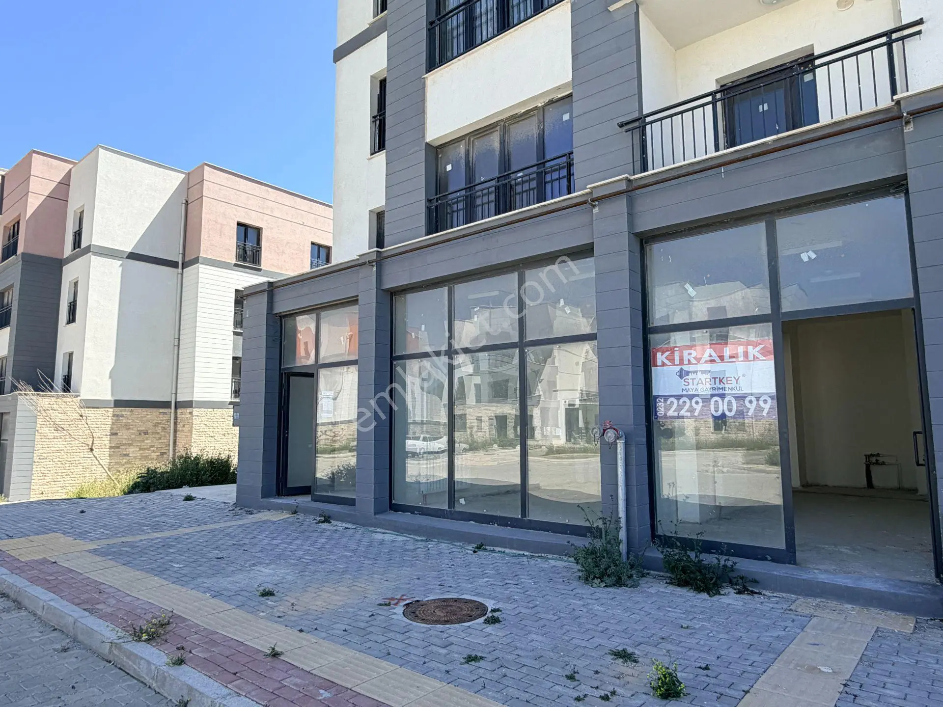 Seferihisar Toki'de Ana Yol Üzerinde Çift Bölmeli Kiralık Dükkan - Görsel 2
