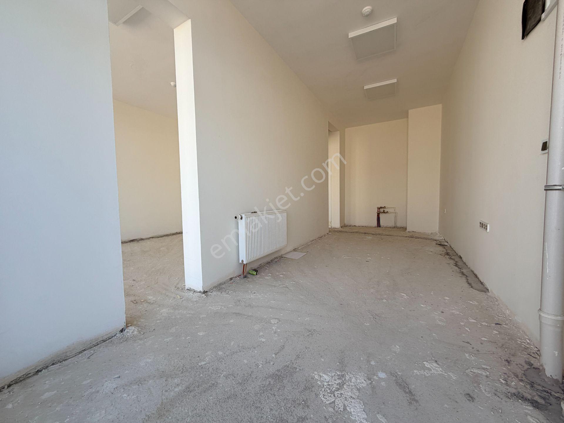 Seferihisar Toki'de Ana Yol Üzerinde Çift Bölmeli Kiralık Dükkan - Görsel 11