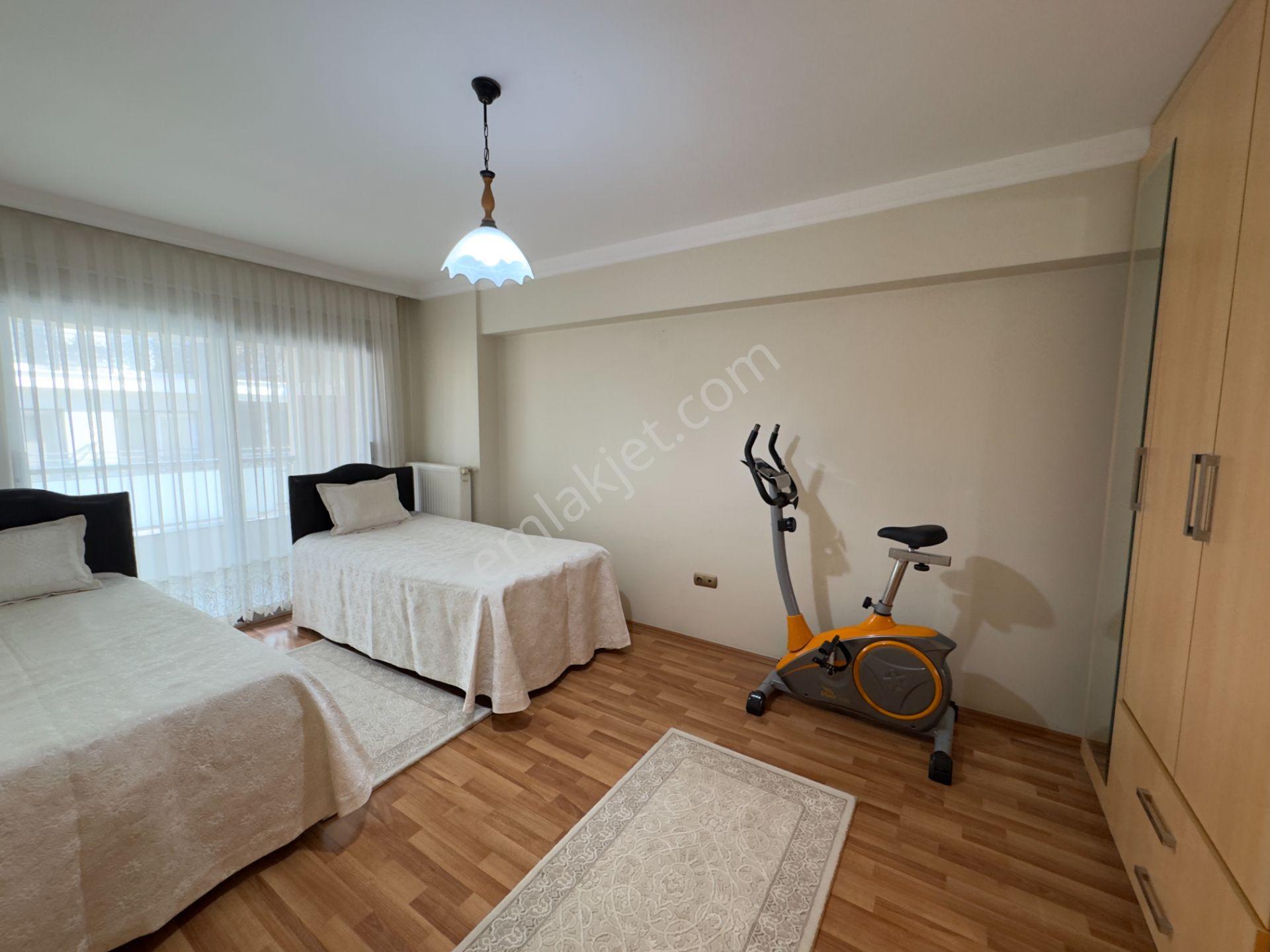 Girne Bulvarı'nda Köşe Cephe/müstakil Ev Ferahlığında, 280m2, 4+1 - Görsel 27