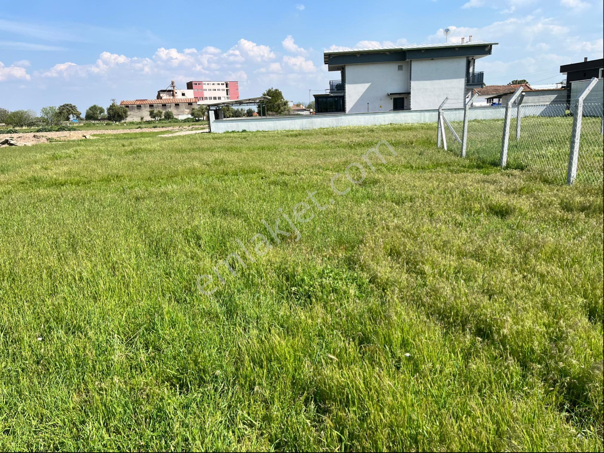Paşaköy Mah 252m2 Satılık İmarlı Köşe Arsa İnşaat İzni Var